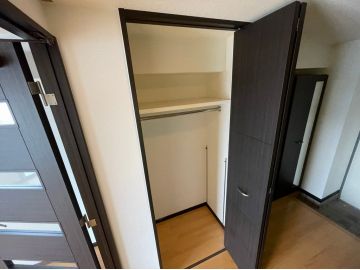 1K Apartment for Rent in Hakata-ku, Fukuoka City - Thumbnail 4