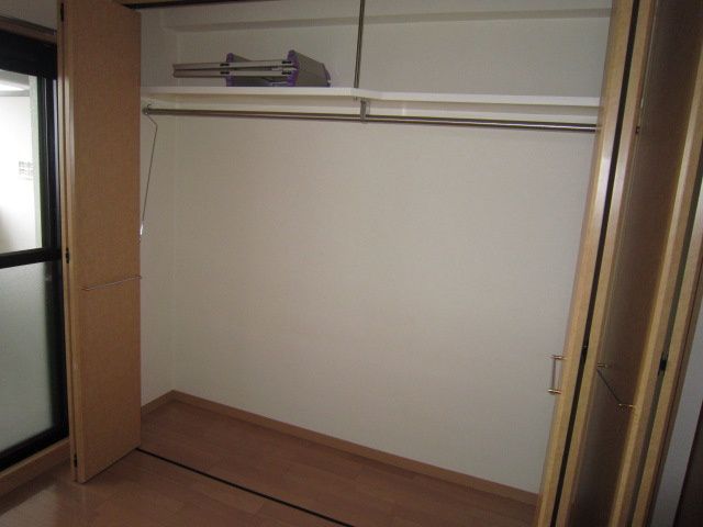 2K Apartment for Rent in Hakata-ku, Fukuoka - 23.92m² - Thumbnail 2