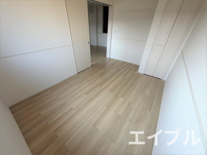 2LDK Apartment for Rent in Wakamatsu-ku, Kitakyushu, Fukuoka - Thumbnail 4