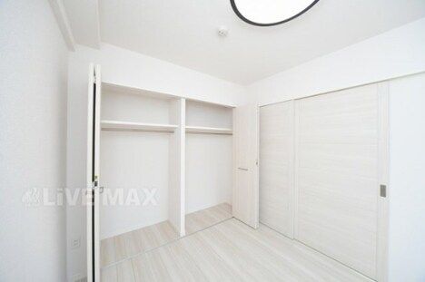 2LDK Apartment for Rent in Hakata Ekimae, Fukuoka - Thumbnail 3