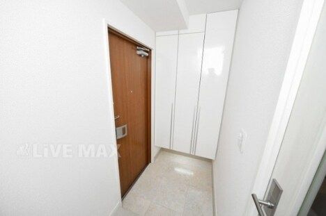 2LDK Apartment for Rent in Hakata Ekimae, Fukuoka - Image 1