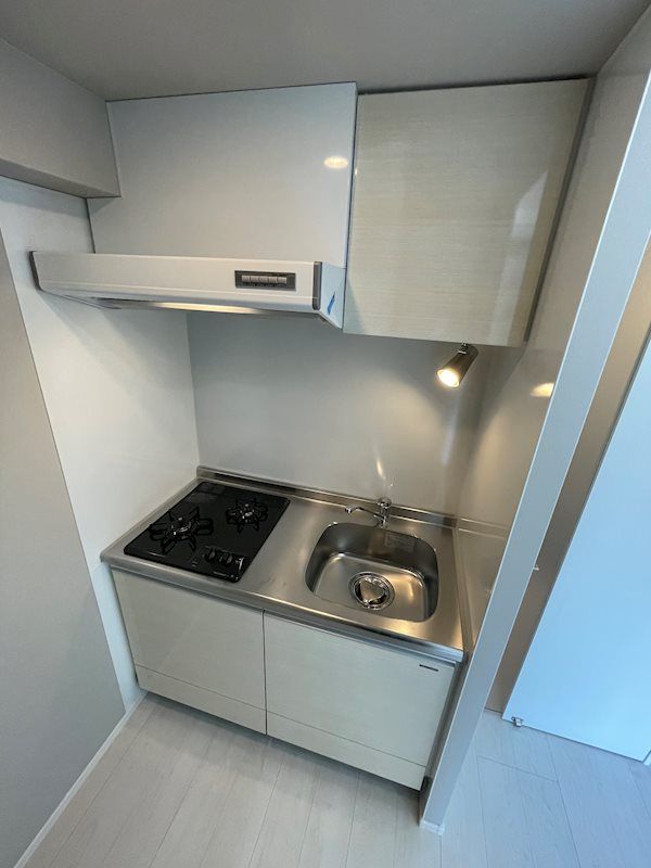 Modern 1K Apartment for Rent in Hakata, Fukuoka - Thumbnail 3