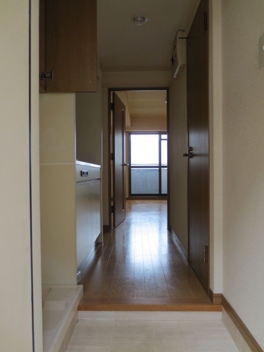 1K Apartment for Rent in Higashi-ku, Fukuoka City - Thumbnail 2