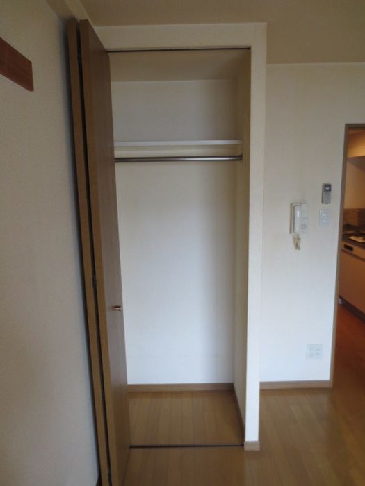1K Apartment for Rent in Higashi-ku, Fukuoka City - Thumbnail 4