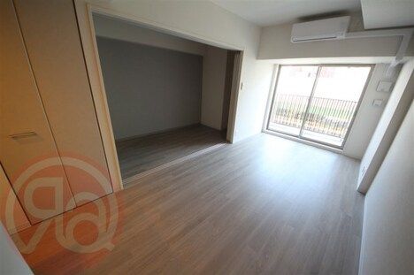 1LDK Apartment for Rent in Kyomachibori, Nishi-ku, Osaka - Thumbnail 2