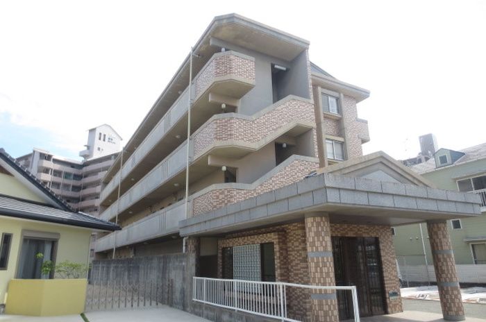 3LDK Apartment for Rent in Higashi Ward, Fukuoka City - Thumbnail 2