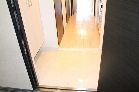 1K Apartment for Rent in Chuo Ward, Osaka - Thumbnail 4