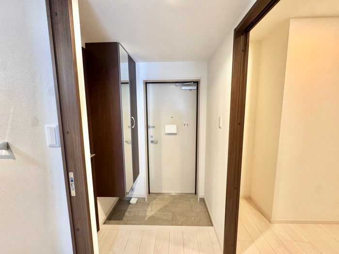 Modern 1LDK+S Apartment for Rent in Yahatanishi-ku, Kitakyushu - Thumbnail 3