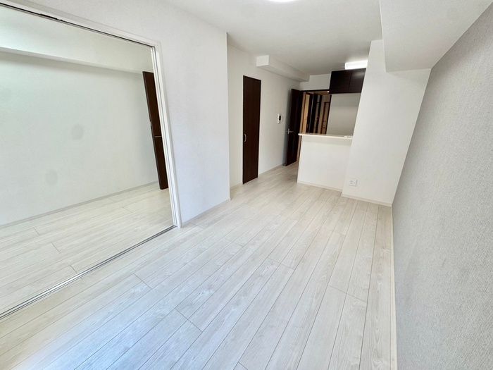 Modern 1LDK+S Apartment for Rent in Yahatanishi-ku, Kitakyushu - Thumbnail 4