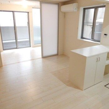 1LDK Apartment in Joto Ward, Osaka - 40.16m² - Thumbnail 3