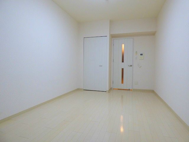 1K Apartment for Rent in Hakata-ku, Fukuoka City - Thumbnail 4