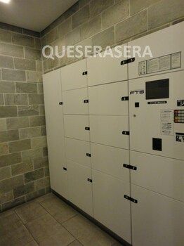1R Apartment for Rent in Chuo Ward, Osaka Near Kitahama Station - Thumbnail 2