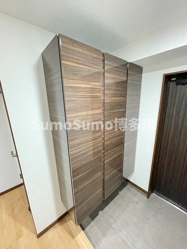 2LDK Apartment for Rent in Fukuoka Chuo Ward, 68.91m² - Thumbnail 2