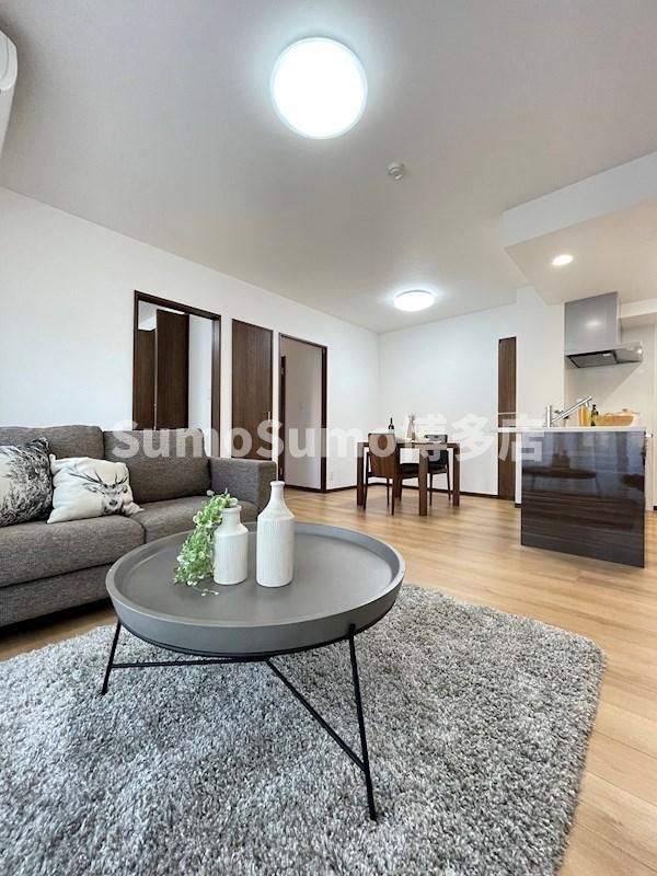 2LDK Apartment for Rent in Fukuoka Chuo Ward, 68.91m² - Thumbnail 4