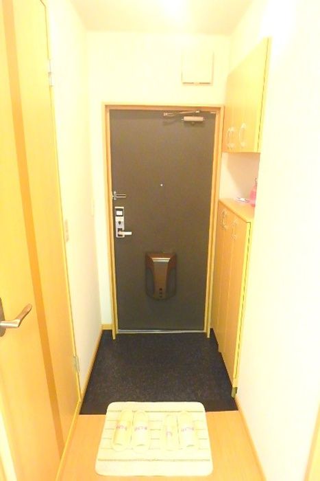 1K Apartment for Rent in Wakamatsu-ku, Kitakyushu - Thumbnail 2