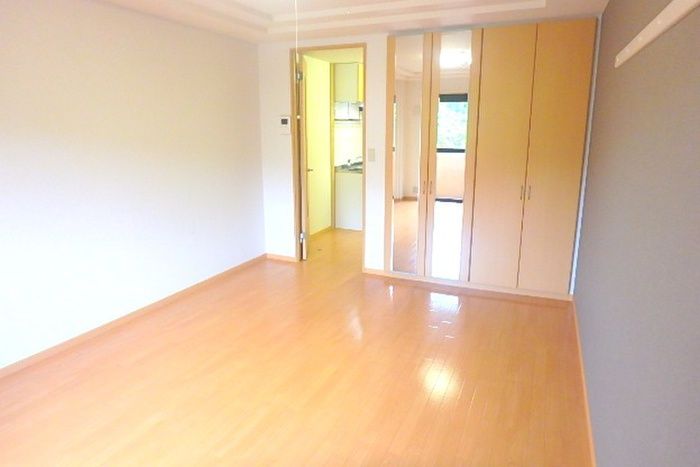 1K Apartment for Rent in Wakamatsu-ku, Kitakyushu - Thumbnail 4