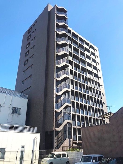 3LDK Apartment for Rent in Wakamatsu, Kitakyushu - Thumbnail 2