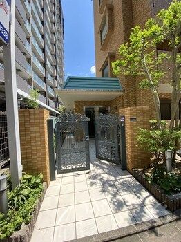 1LDK Apartment for Rent Near Moriguchi-shi Station, Osaka - Thumbnail 4