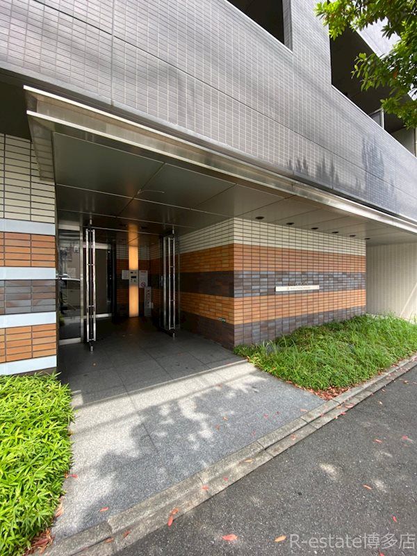 1K Apartment for Rent in Hakata-ku, Fukuoka City - Thumbnail 4