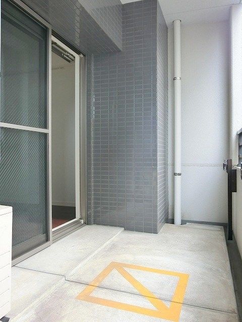 2K Apartment for Rent Near Yakuin Station, Fukuoka City - Thumbnail 4