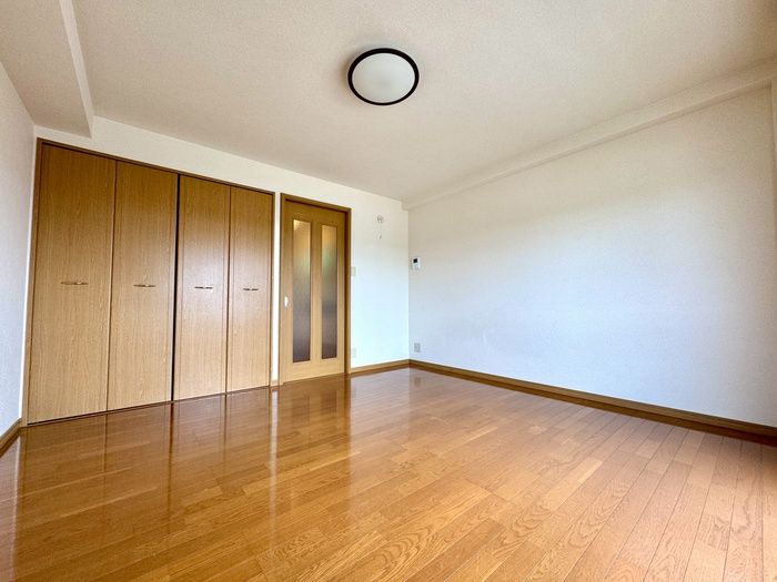 1K Apartment for Rent in Wakamatsu Ward, Kitakyushu, Fukuoka - Thumbnail 3