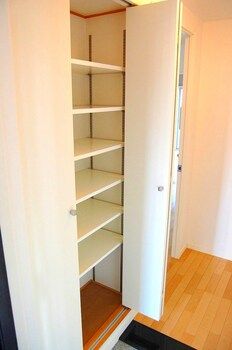 2K Apartment for Rent in Chuo Ward, Fukuoka City - Thumbnail 4