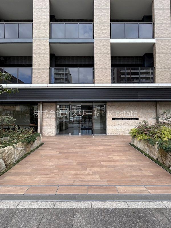 1LDK Apartment for Rent in Fukuoka's Chihaya Area - Thumbnail 2