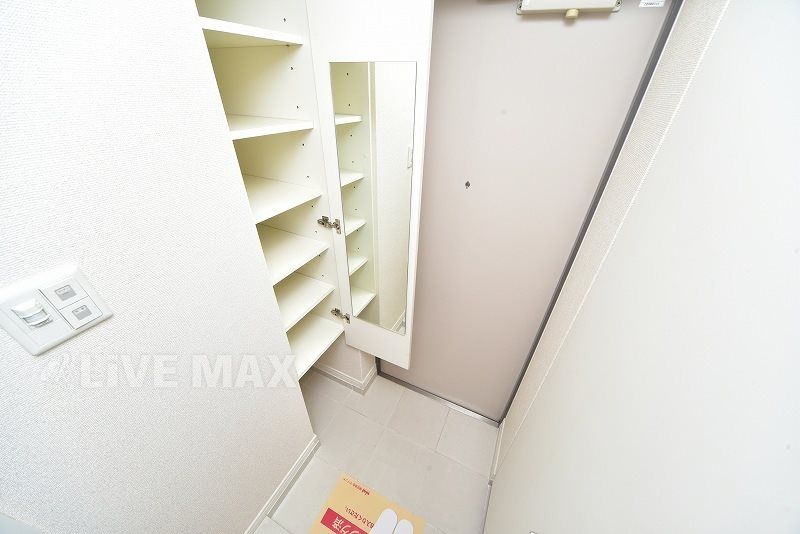 1K Furnished Apartment for Rent in Hakata-ku, Fukuoka - Thumbnail 2