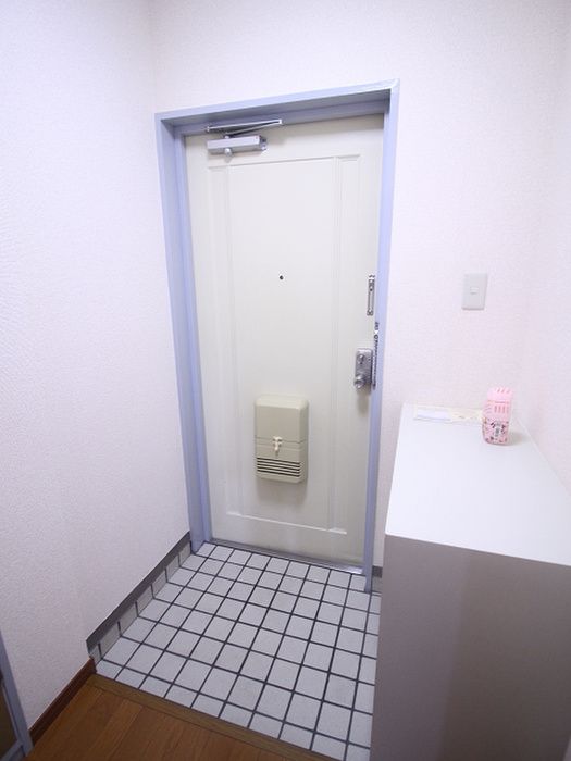 2LDK Apartment for Rent in Kokurakita-ku, Kitakyushu - Thumbnail 4