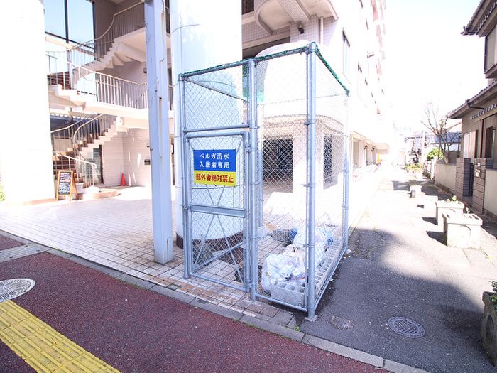 2LDK Apartment for Rent in Kokurakita-ku, Kitakyushu - Thumbnail 3