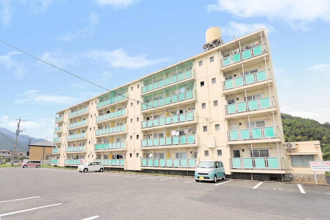 2K Apartment for Rent in Moji-ku, Kitakyushu City - Thumbnail 2