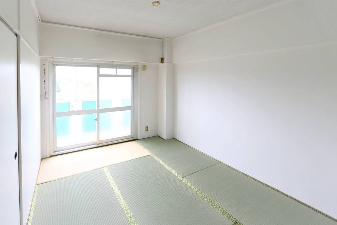 2K Apartment for Rent in Moji-ku, Kitakyushu City - Thumbnail 4