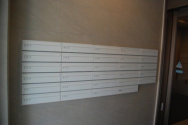 1LDK Corner Apartment in Chuo Ward, Fukuoka - Thumbnail 3