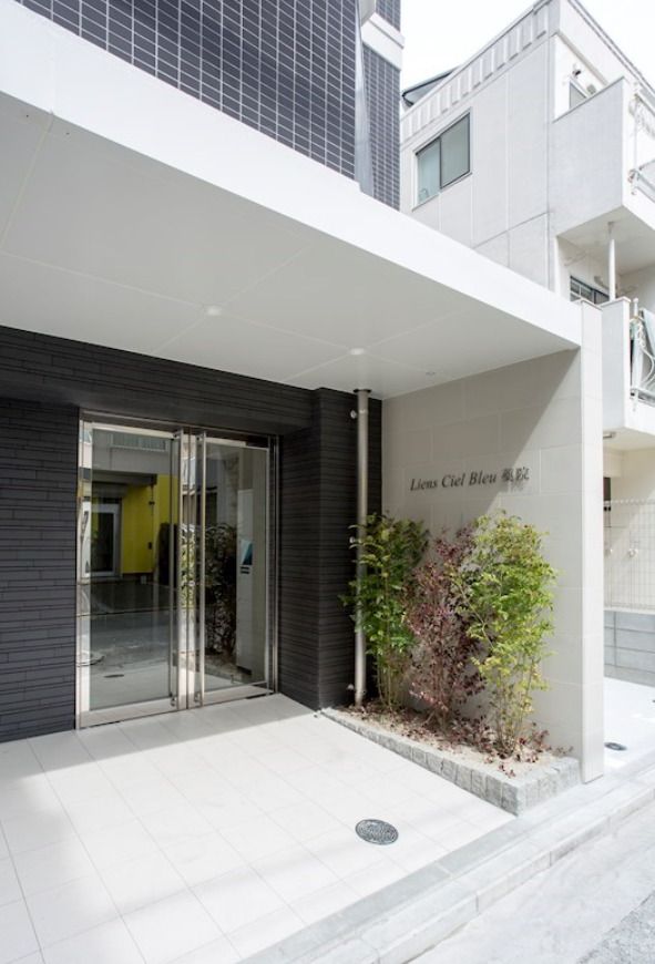 1LDK Corner Apartment in Chuo Ward, Fukuoka - Thumbnail 4