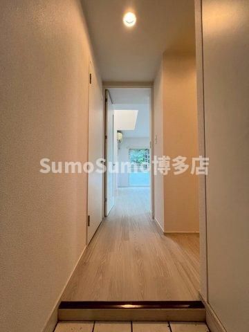 Spacious 1LDK Maisonette Apartment for Rent in Minami Ward, Fukuoka - Thumbnail 2
