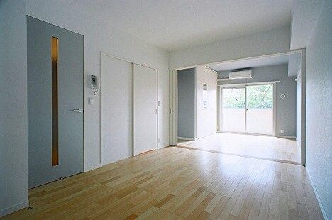 2K Apartment for Rent in Chuo-ku, Fukuoka City near Subway - Thumbnail 3