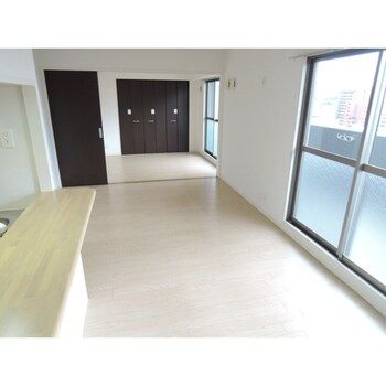 2LDK+S Apartment for Rent in Neyagawa, Osaka - Thumbnail 4