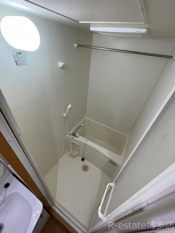 1K Apartment for Rent in Hakata-ku, Fukuoka City - Thumbnail 3
