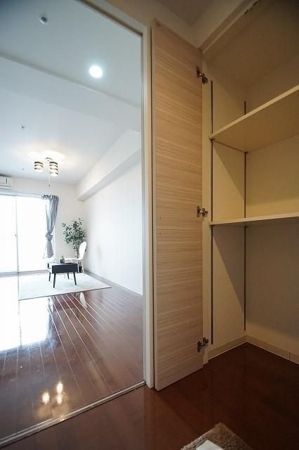 2LDK Apartment for Rent in Chuo-ku, Fukuoka – 52.8m² - Thumbnail 4