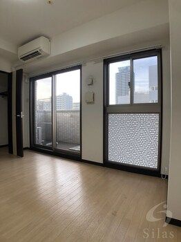 1K Corner Apartment for Rent in Kita-ku, Osaka Near Multiple Stations - Thumbnail 4