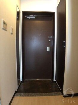 1K Corner Apartment for Rent in Kita-ku, Osaka Near Multiple Stations - Image 1