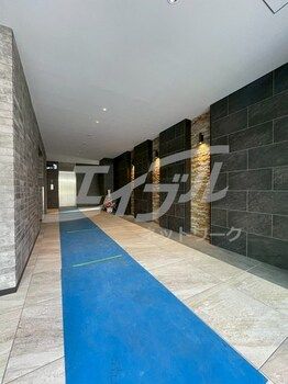 New 1LDK+S Corner Apartment in Miyakojima, Osaka - Thumbnail 3