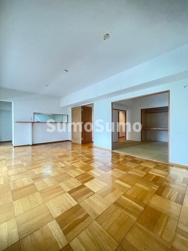 3LDK Apartment for Rent in Yakuin, Chuo-ku, Fukuoka - 89.47m² - Thumbnail 3