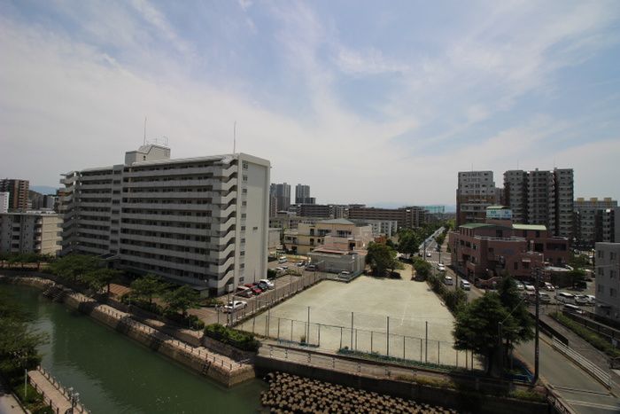 1K Apartment in Higashi-ku, Fukuoka City for Rent - Thumbnail 2