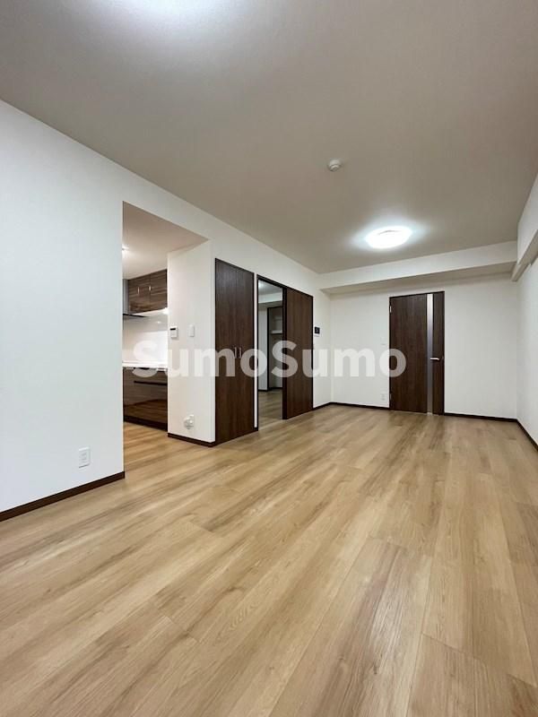2LDK Apartment for Rent in Chuo Ward, Fukuoka - Thumbnail 2