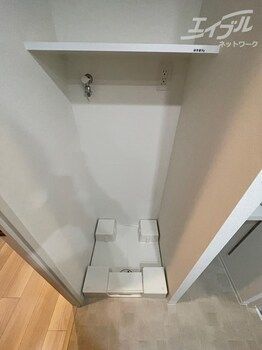 Modern 2LDK+S Apartment Near Tenmabashi Station, Osaka - Thumbnail 3