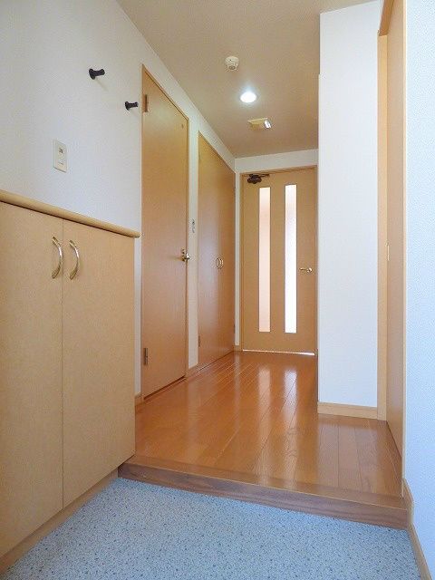 1K Apartment for Rent in Chuo-ku, Fukuoka City - Thumbnail 3
