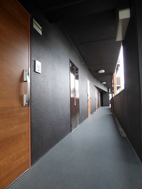 1LDK Designer Apartment for Rent in Hakata-ku, Fukuoka - Thumbnail 2