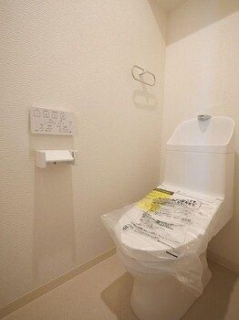 2LDK Apartment for Rent in Hakata-ku, Fukuoka, 41m² - Thumbnail 3
