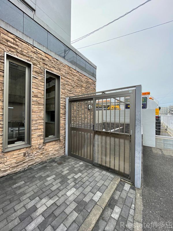 1LDK Apartment for Rent in Hakata-ku, Fukuoka City - Thumbnail 4